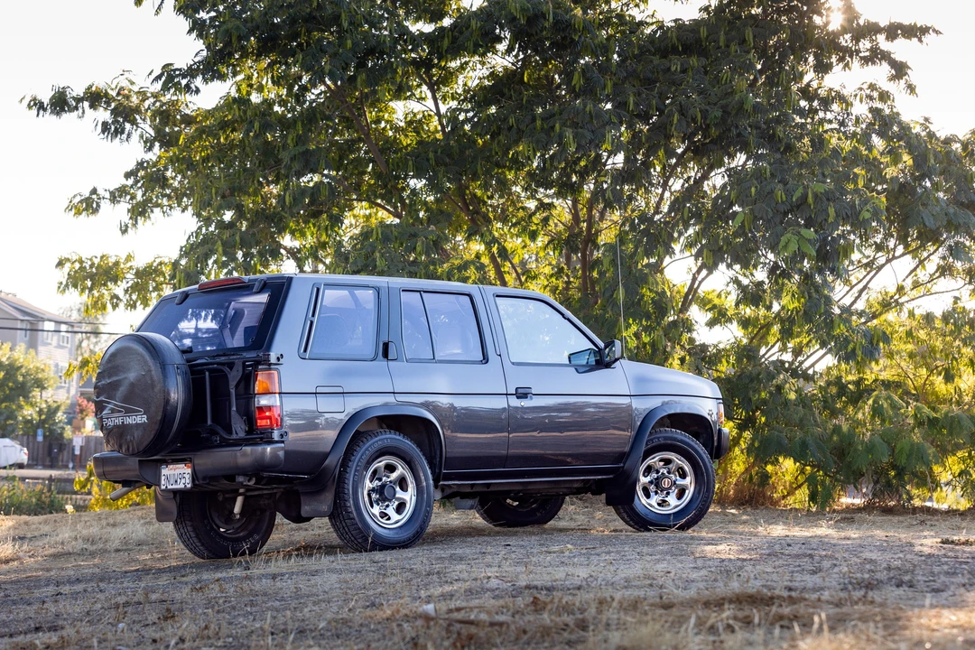 1995 Nissan Pathfinder 1st Gen - Image 22 of 31