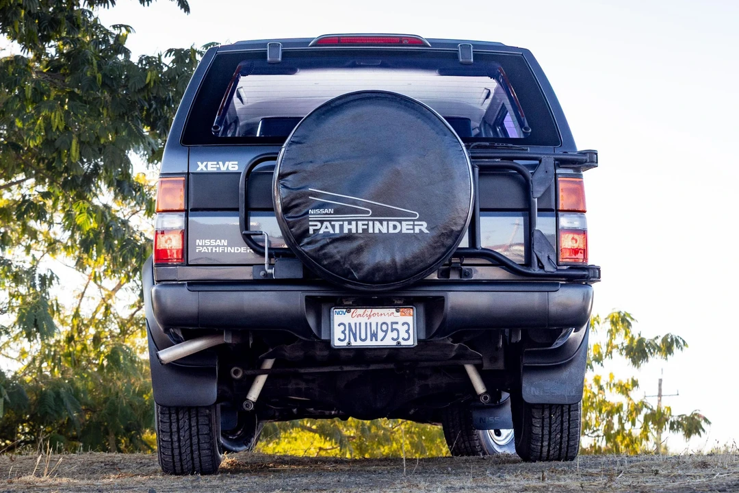 1995 Nissan Pathfinder 1st Gen - Image 5 of 31