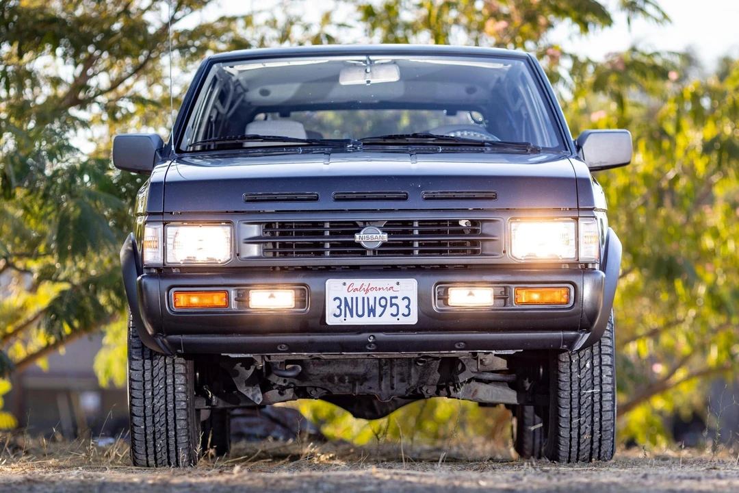 1995 Nissan Pathfinder 1st Gen - Image 2 of 31
