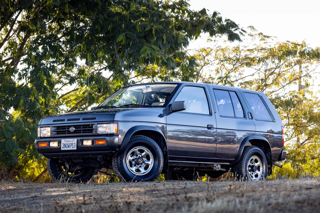 1995 Nissan Pathfinder 1st Gen - Image 10 of 31