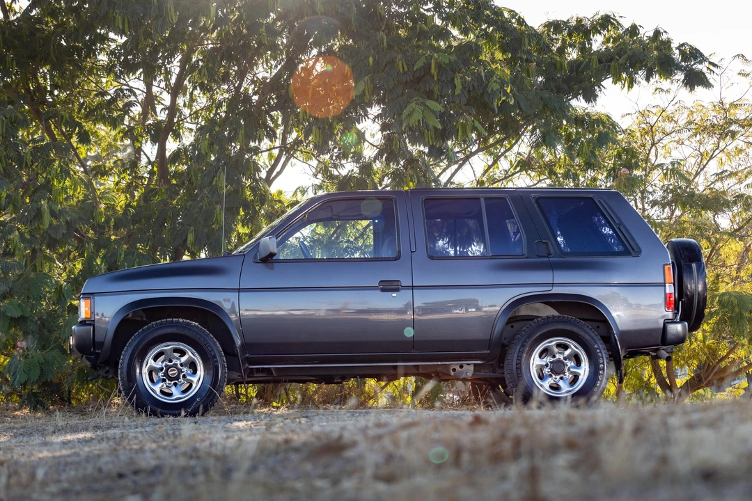 1995 Nissan Pathfinder 1st Gen - Image 13 of 31
