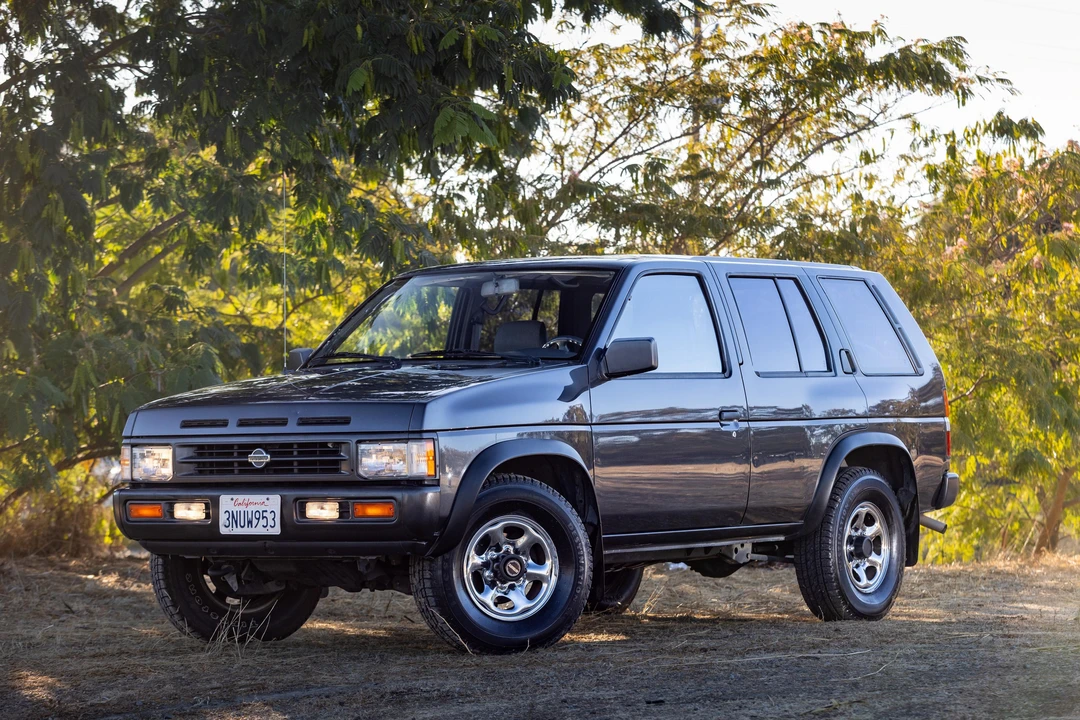 1995 Nissan Pathfinder 1st Gen - Image 11 of 31