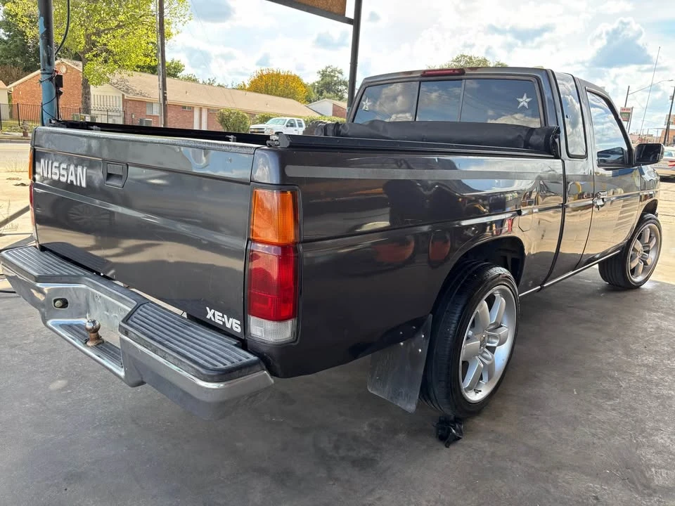 1995 Nissan Frontier - Image 3 of 6