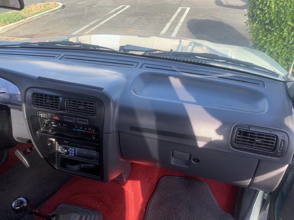 1995 Nissan Frontier - Image 16 of 19