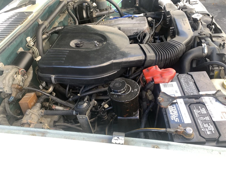 1995 Nissan Frontier - Image 17 of 19