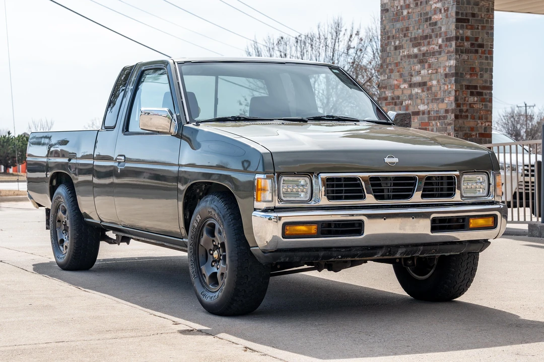1995 Nissan Frontier - Image 7 of 31