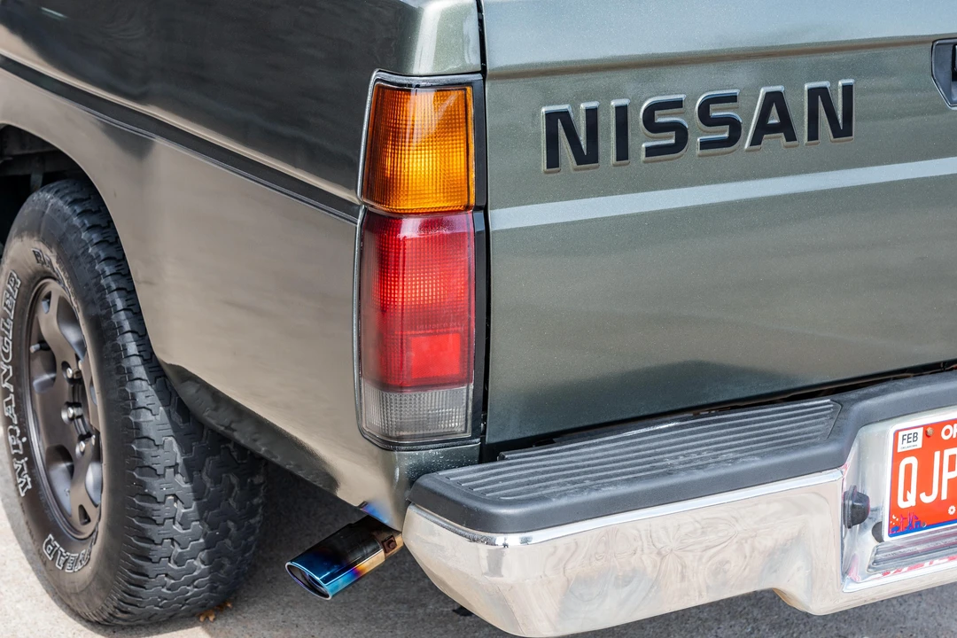 1995 Nissan Frontier - Image 20 of 31