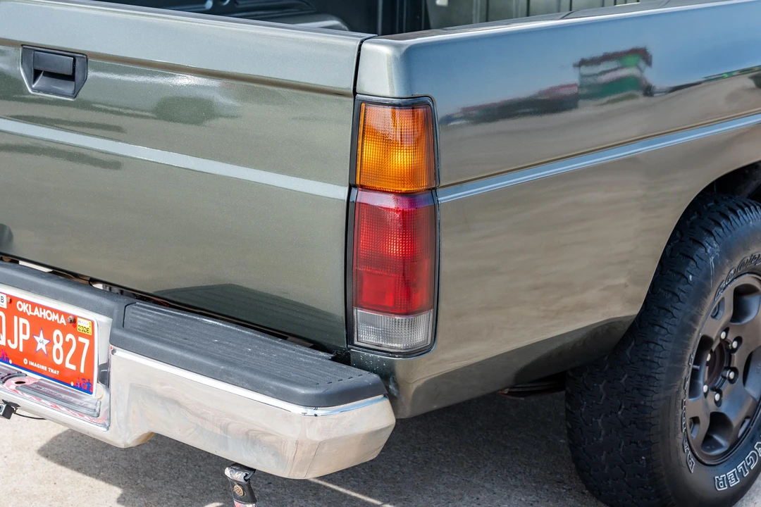 1995 Nissan Frontier - Image 30 of 31