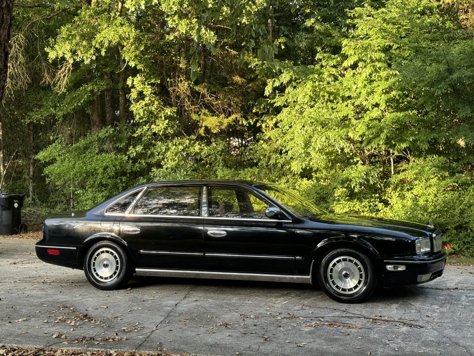 1995 Nissan President 3rd Gen - Image 17 of 31
