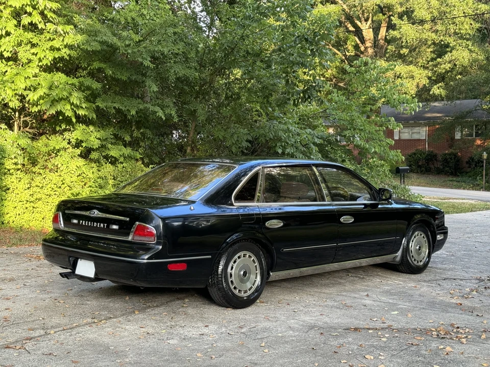 1995 Nissan President 3rd Gen - Image 16 of 31