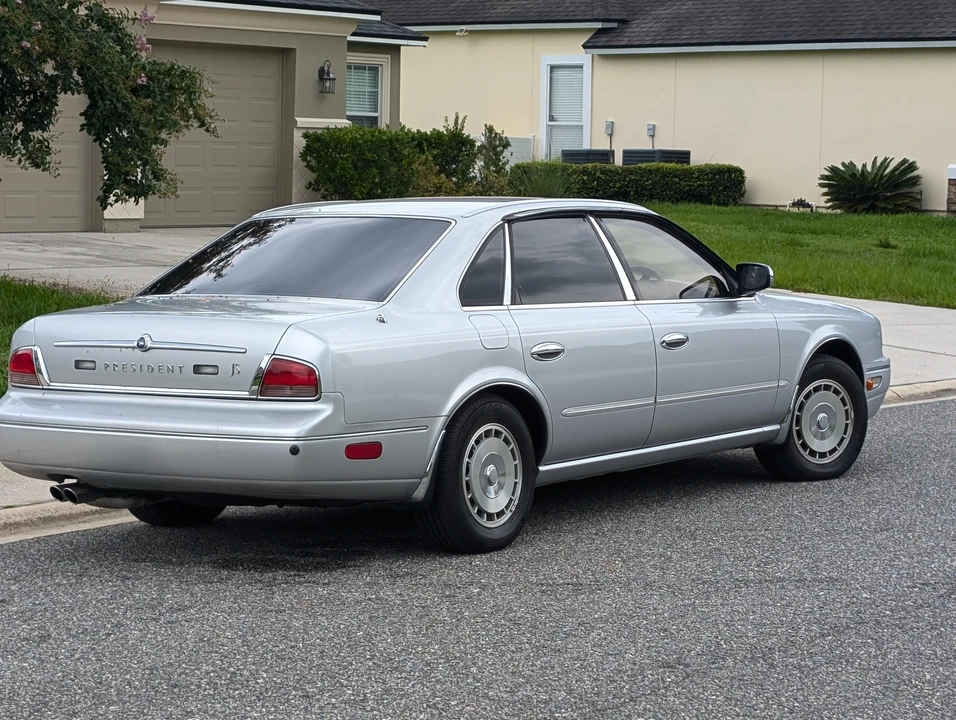 1995 Nissan President 3rd Gen - Image 10 of 31