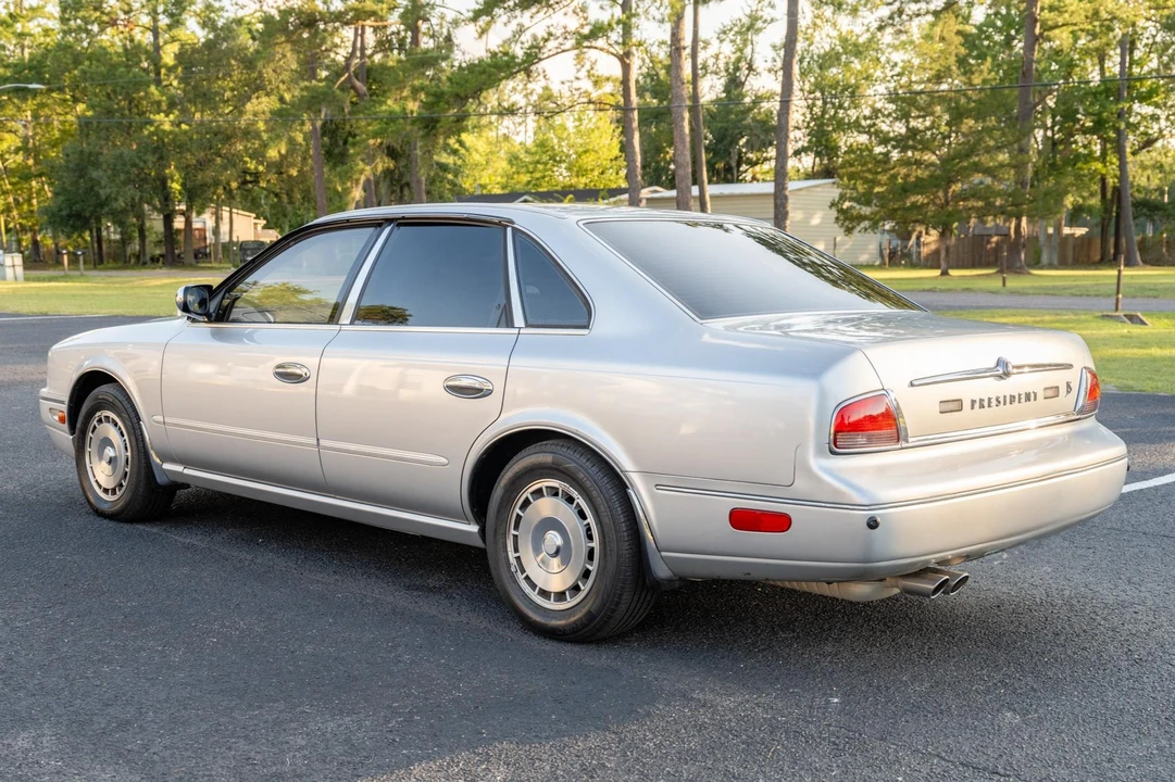 1995 Nissan President 3rd Gen - Image 4 of 31
