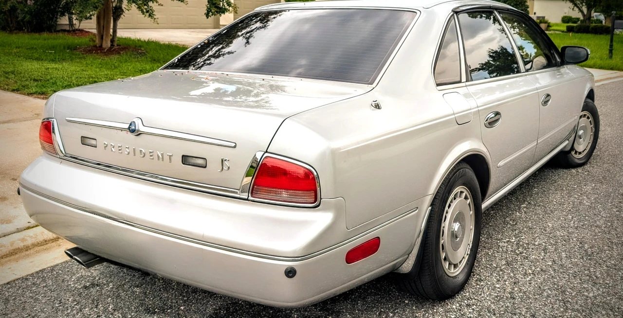 1995 Nissan President 3rd Gen - Image 9 of 31