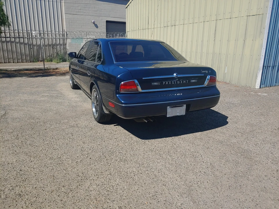 1995 Nissan President 3rd Gen - Image 13 of 24