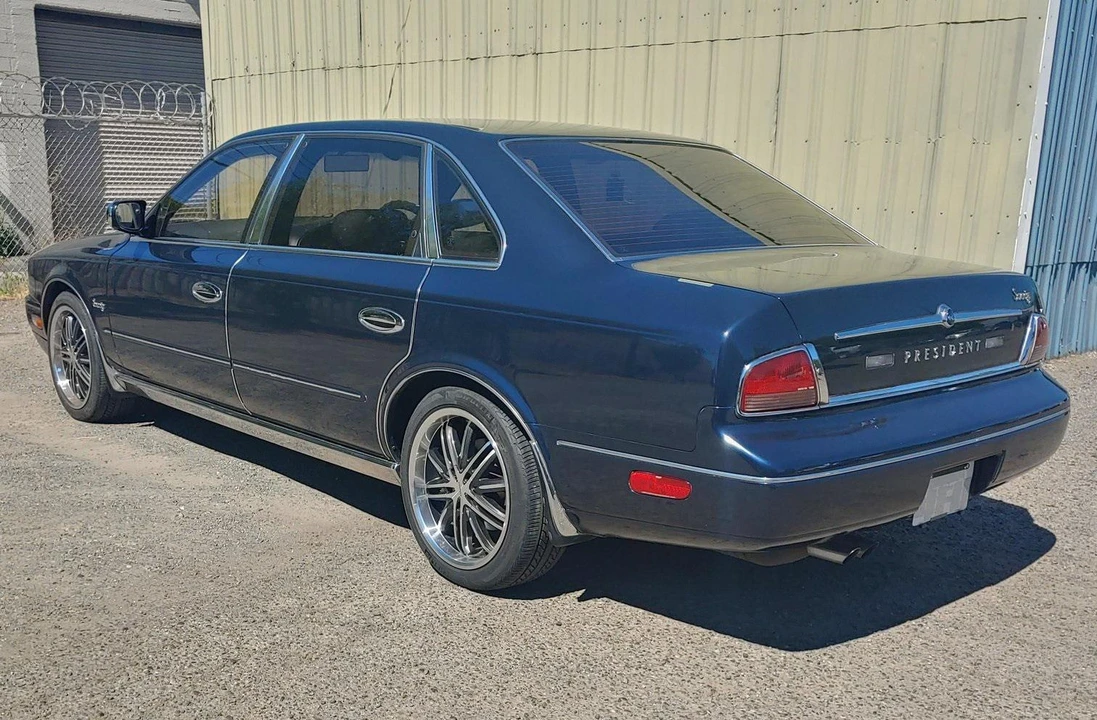 1995 Nissan President 3rd Gen - Image 11 of 24