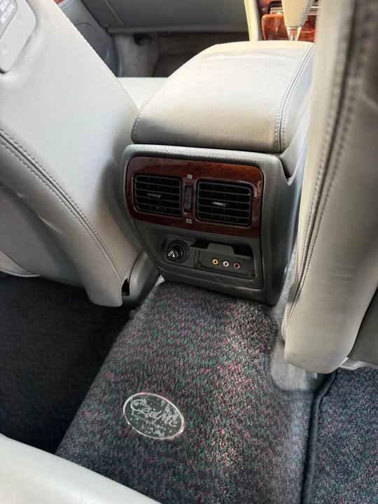 1995 Nissan Cedric 9th Gen - Image 18 of 19