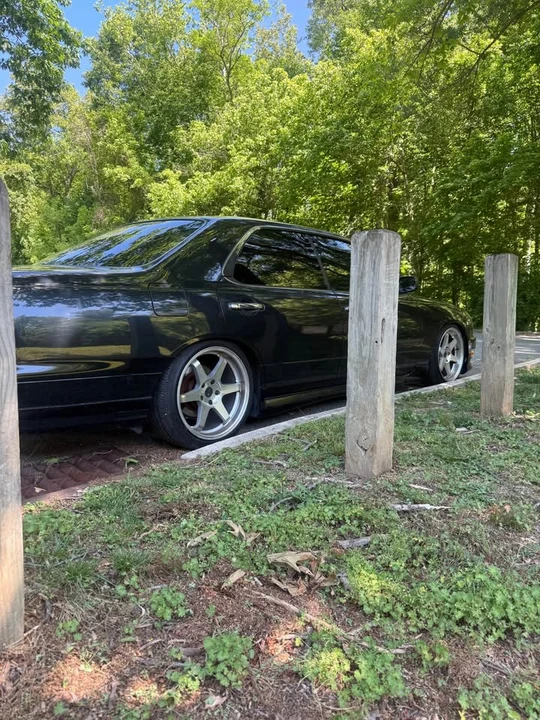 1995 Nissan Cedric 8th Gen - Image 9 of 9