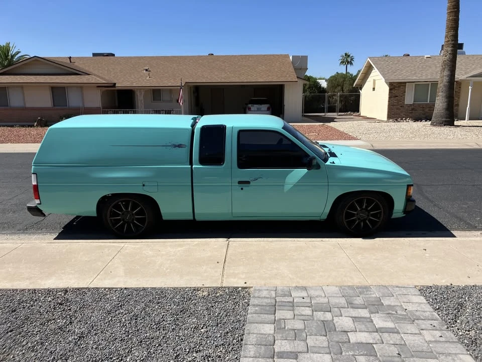 1995 Nissan Frontier - Image 4 of 13