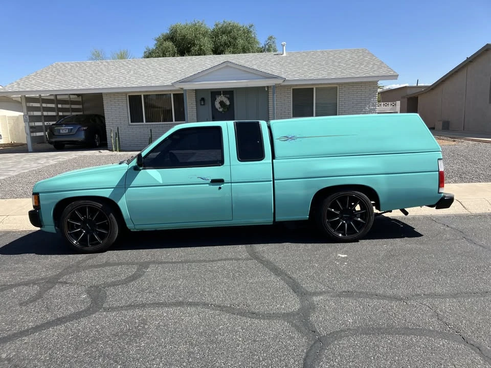 1995 Nissan Frontier - Image 2 of 13