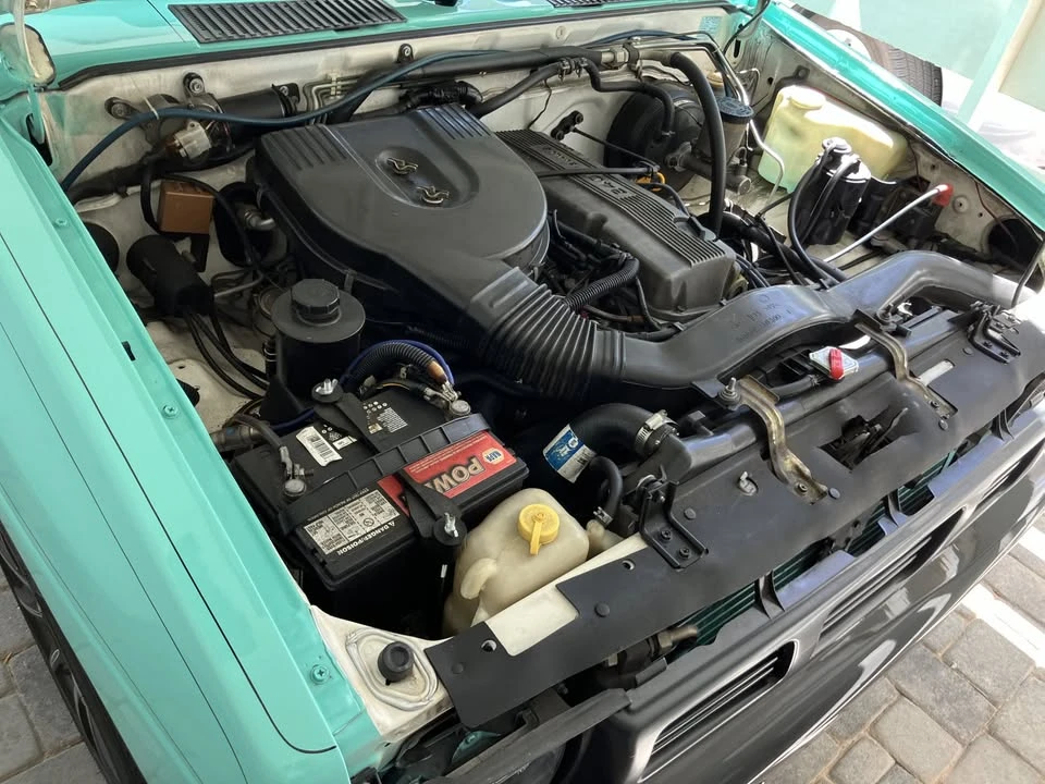 1995 Nissan Frontier - Image 9 of 13