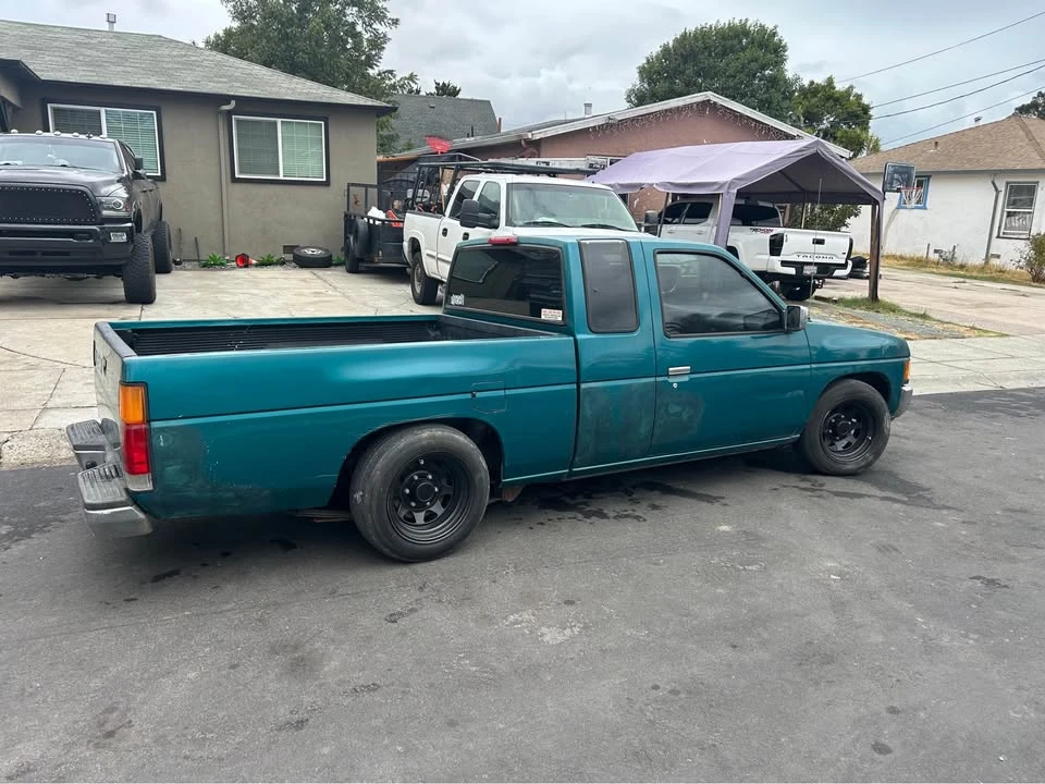 1995 Nissan Frontier - Image 6 of 9