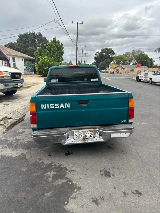 1995 Nissan Frontier - Image 5 of 9