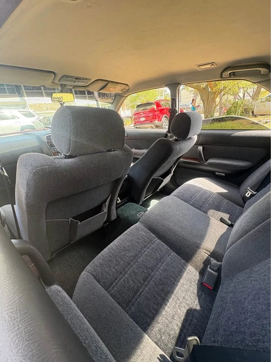 1995 Nissan Gloria - Image 16 of 20