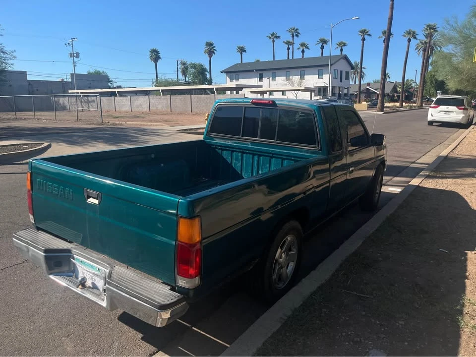 1995 Nissan Frontier - Image 3 of 11