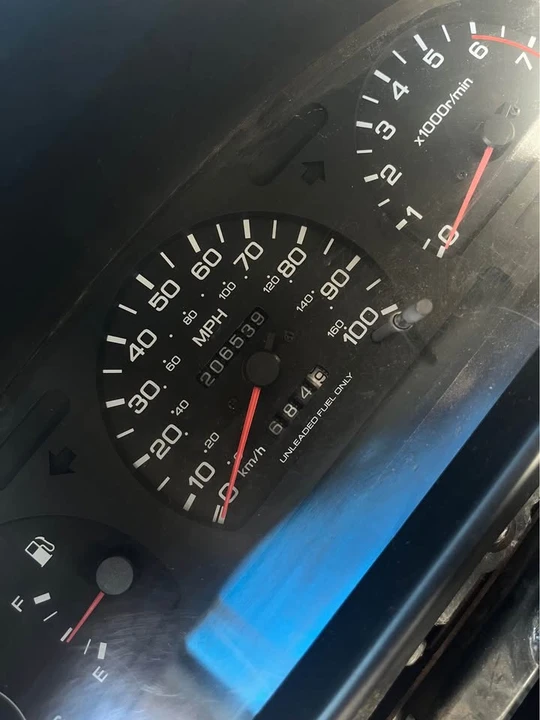 1995 Nissan Frontier - Image 10 of 11