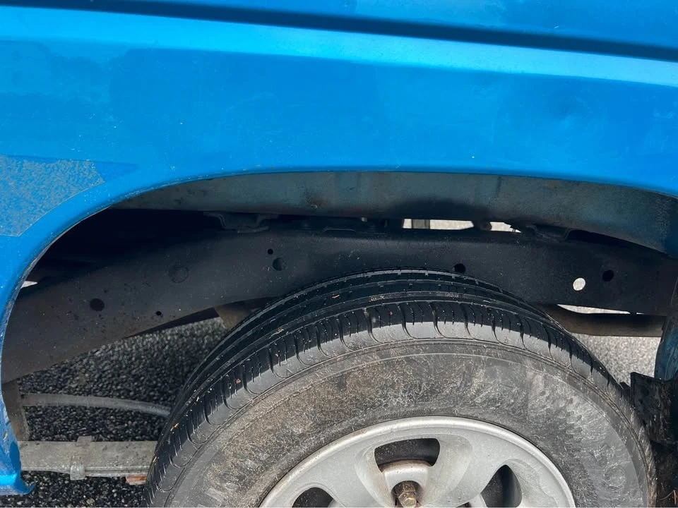 1995 Nissan Frontier - Image 2 of 8
