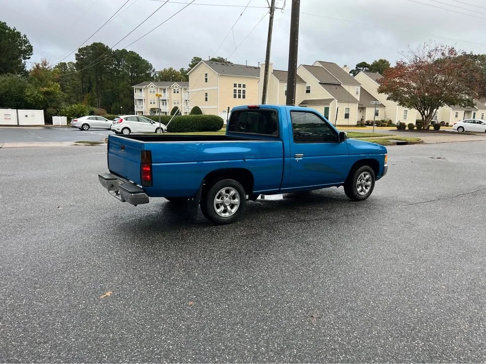 1995 Nissan Frontier - Image 7 of 8
