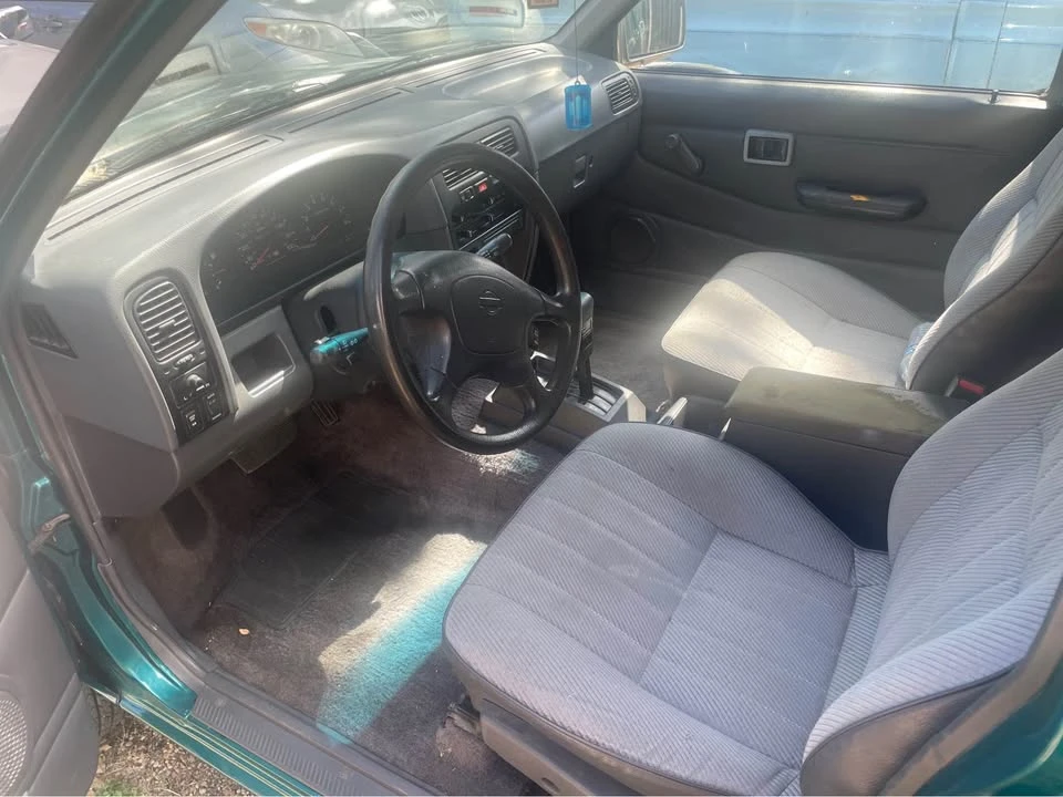 1995 Nissan Frontier - Image 6 of 10