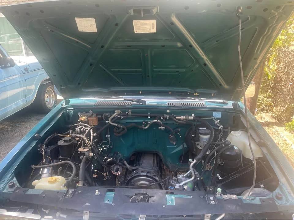 1995 Nissan Frontier - Image 5 of 10
