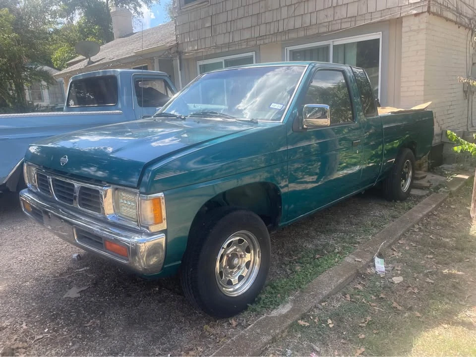 1995 Nissan Frontier - Image 4 of 10