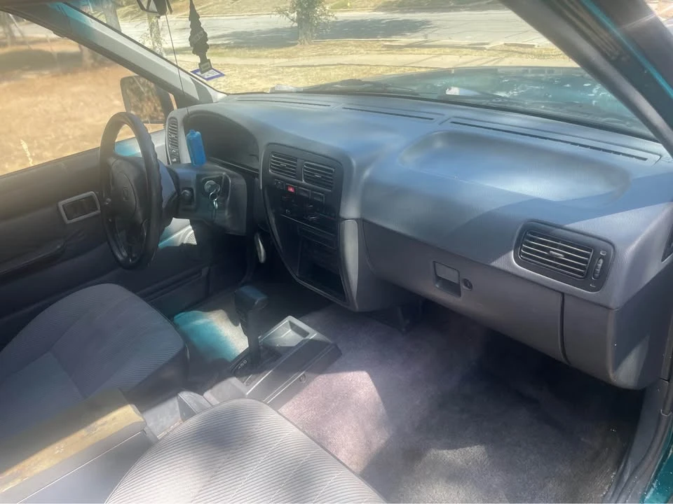 1995 Nissan Frontier - Image 10 of 10