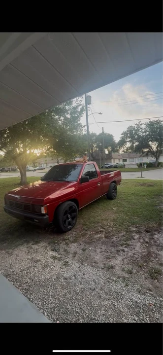 1995 Nissan Frontier - Image 2 of 3