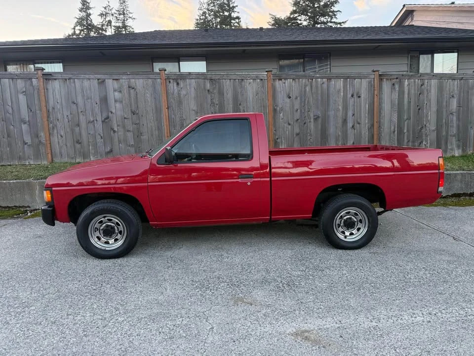 1995 Nissan Frontier - Image 3 of 11