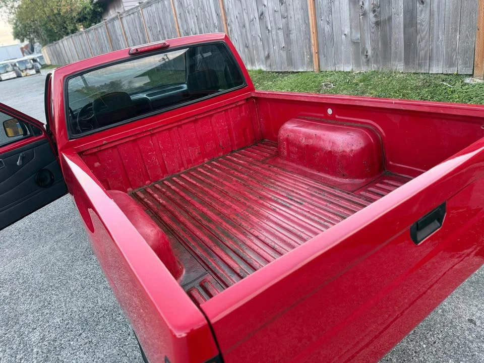 1995 Nissan Frontier - Image 4 of 11