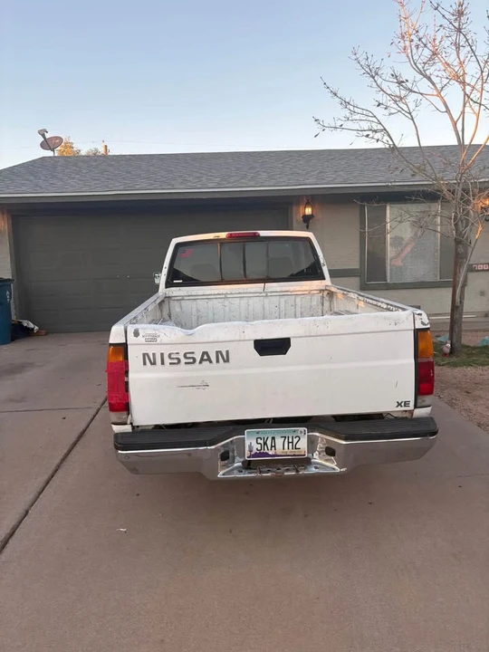 1995 Nissan Frontier - Image 2 of 5