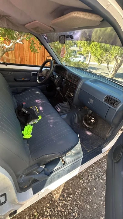 1995 Nissan - Image 3 of 4