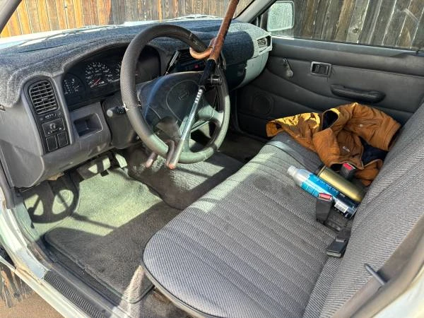 1995 Nissan Frontier - Image 6 of 7