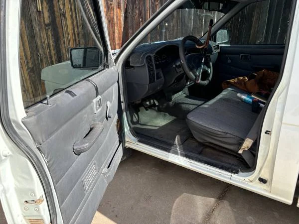 1995 Nissan Frontier - Image 5 of 7