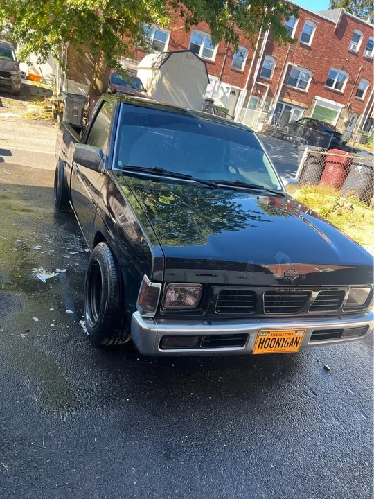 1995 Nissan Frontier - Image 2 of 6