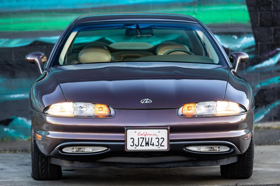1995 Oldsmobile Aurora - Image 2 of 31