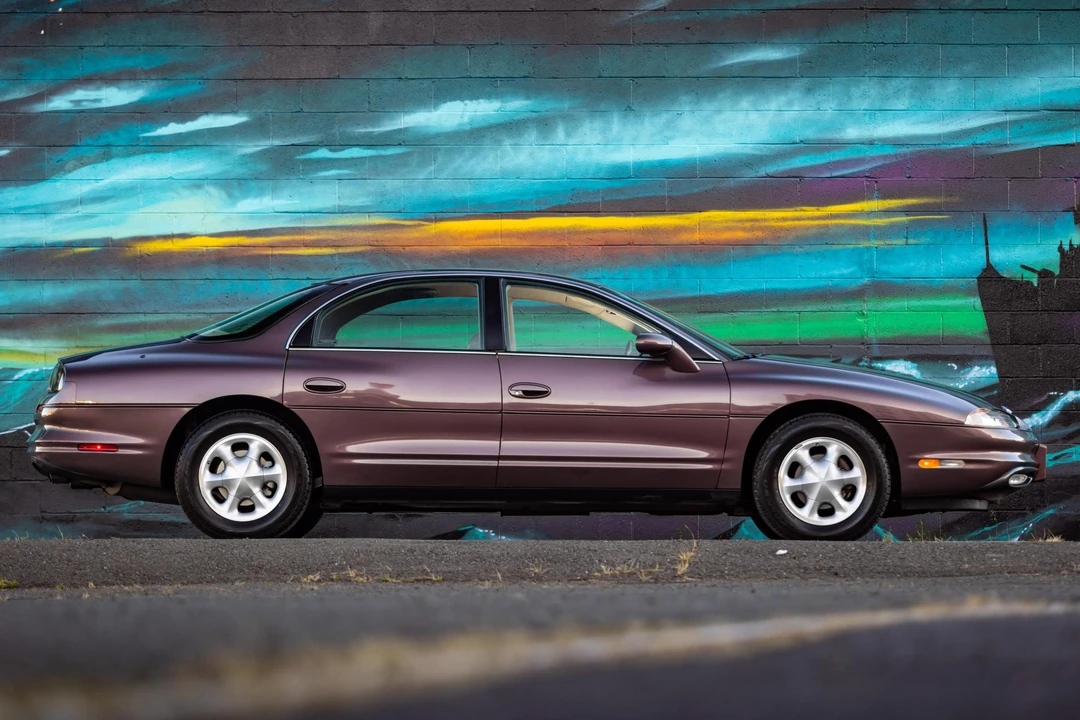 1995 Oldsmobile Aurora - Image 3 of 31