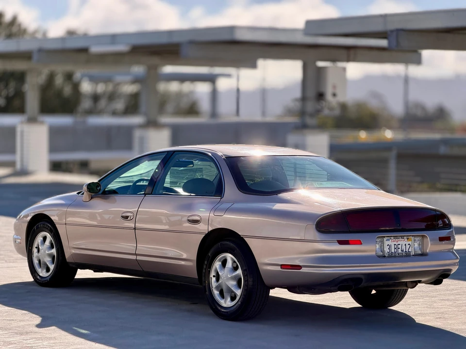 1995 Oldsmobile Aurora - Image 10 of 31
