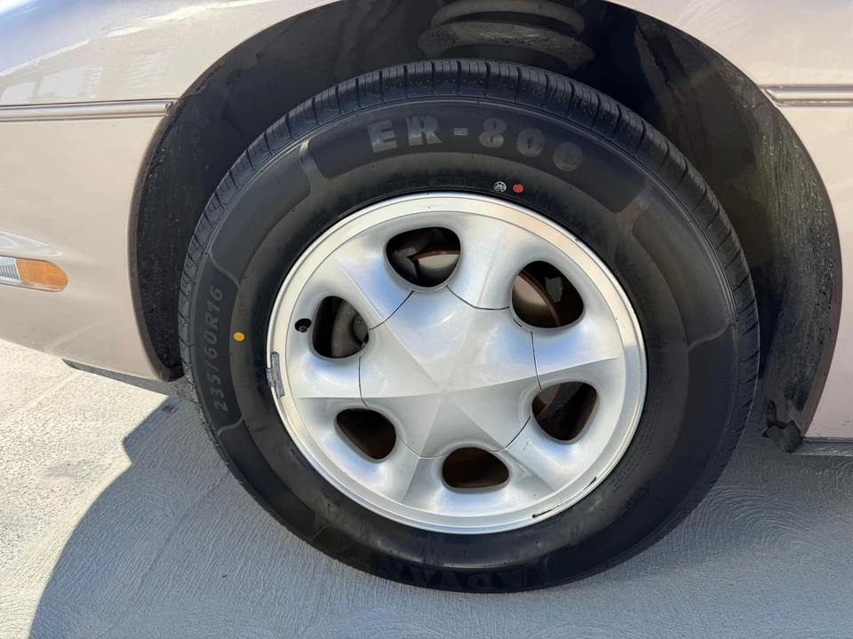 1995 Oldsmobile Aurora - Image 21 of 31