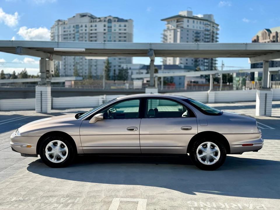 1995 Oldsmobile Aurora - Image 9 of 31