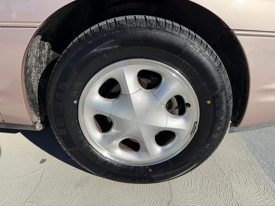 1995 Oldsmobile Aurora - Image 24 of 31