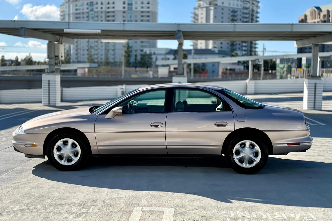 1995 Oldsmobile Aurora - Image 3 of 31